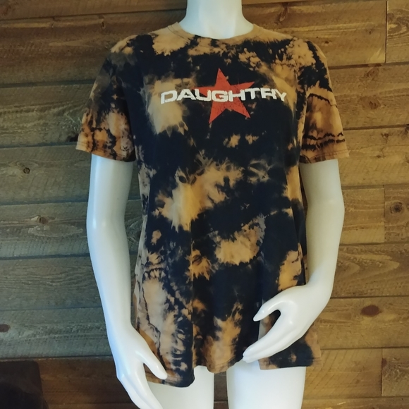 Gildan Other - Daughtry Break the Spell Tour Shirt